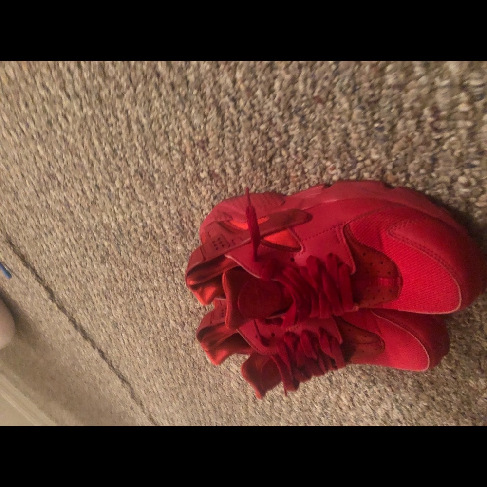 Red huarache’s